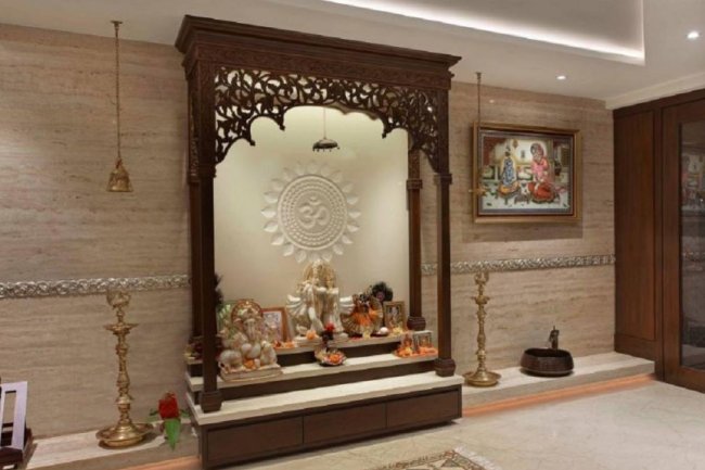 पूजाघर में न रखें देवी-देवताओं की ऐसी मूर्तियां, घर में रहती है अशांति