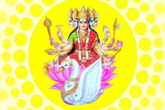 माँ गायत्री कौन है , हिन्दू धर्म में देवी का महत्व और परिचय
