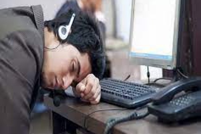 नहीं लगता ऑफिस के काम में मन, तो ये टिप्स आजमाएं