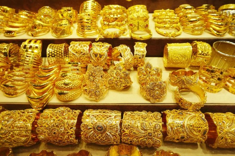 Akshaya Tritiya 2024: सोने की खरीददारी करते वक्त इन बातों का रखें ध्यान, दुकानदार नहीं लगा पाएगा आपको चूना