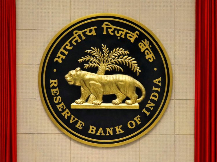 RBI ने इन दो दिग्गज बैंकों पर लगाया तगड़ा जुर्माना, भरनी होगी अब इतनी मोटी रकम, जानें डिटेल