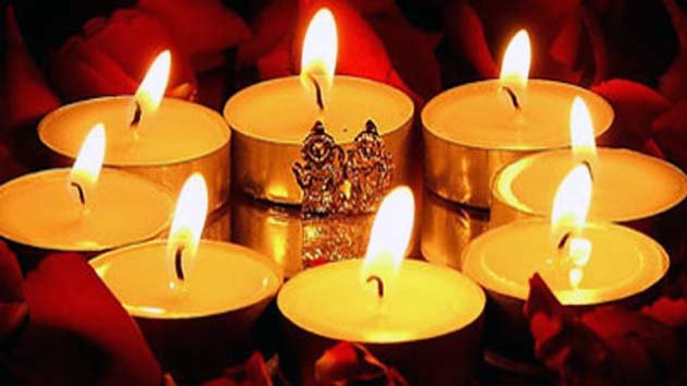 दीपक से बदल सकती है आपकी किस्मत: जानिए सही दिशा और विधि